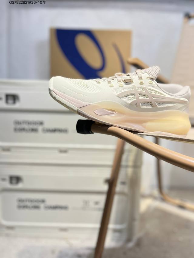 Asics Gel-Resolution X 亚瑟士经典跑鞋 如今机能风和户外风吹得正劲，便是主打“Urban Outdoor机能越野风格”，城市和户外场景都能