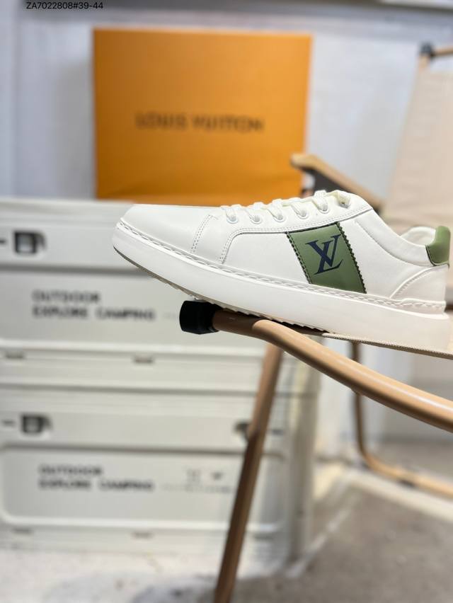 Lv Classic运动鞋 Lv 路易威登Louis Vuitton路易威登Lv男鞋Classic运动鞋2025款小牛皮字母休闲鞋白色1Ahstf 新款Lv板鞋