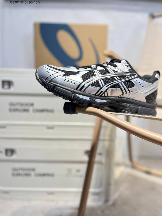 Asics Gel-Kahana 8 Sp亚瑟士经典跑鞋 如今机能风和户外风吹得正劲，便是主打“Urban Outdoor机能越野风格”，城市和户外场景都能轻松