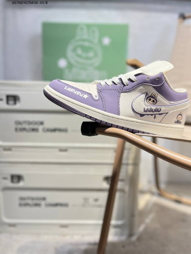 公司级头层皮Labubu X 乔丹Air Jordan 1 Low Aj1低帮系列篮球鞋 官方同步配色 原装级产物 #拒绝公底 立体鞋型 细节完美 高清洁度Qr