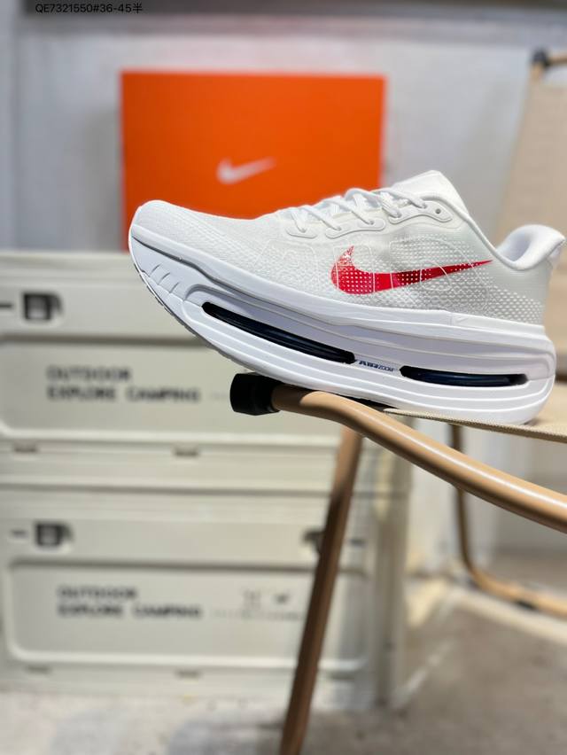 Nike Vomero Premium 耐克 舒适减震防滑 低帮跑步鞋 全掌Reactx泡绵中底 前掌和后跟还配备了Air Zoom气垫单元 据说跑起来更快更舒