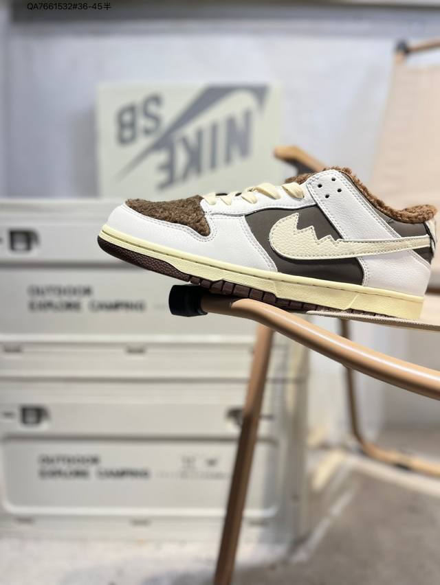 耐克Nike Dunk Low 板鞋Sb系列经典百搭休闲运动板鞋加厚鞋舌的填充，使舒适性大大提升，同时也更方便穿脱中底部分则加入了脚感柔软舒适Zoomair气垫
