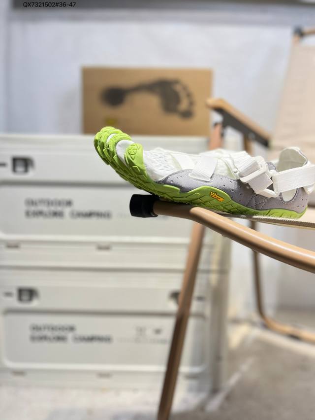 Vibram五指鞋2025新款户外徒步登山鞋越野男赤足运动鞋 Breezandal采用五指设计，每个脚趾都有独立的分隔，模仿赤足的感觉，提供更自然的运动体验。这