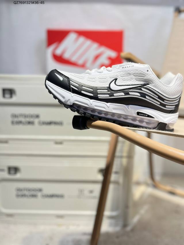 耐克 Nike Air Max 97 子弹气垫跑鞋 Worldwide 子弹头气垫 简约搭配 巧妙的运用了Air Max97的鞋面条纹设计 全掌大容量的先河 创