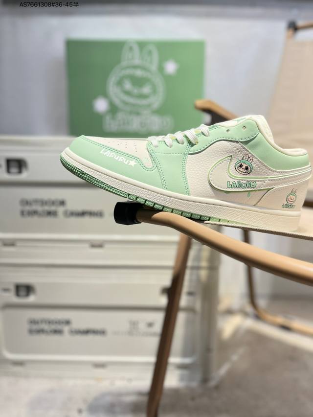 公司级头层皮Labubu X 乔丹Air Jordan 1 Low Aj1低帮系列篮球鞋 官方同步配色 原装级产物 #拒绝公底 立体鞋型 细节完美 高清洁度Qr