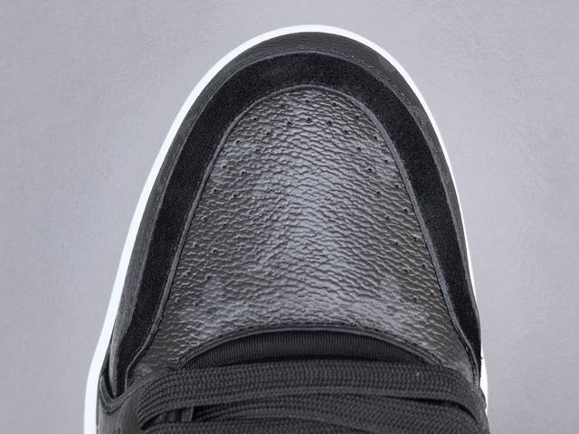 渠道优势， ！ 专柜版：驴牌 Louis Vuitton 路易威登 Lv Trainer 低帮休闲板鞋 尺码： 38 39 40 41 42 43 44 45