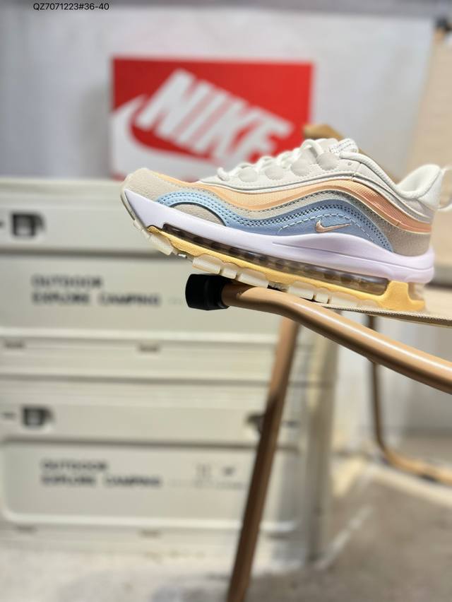 耐克 Nike Air Max 97 小勾子弹复古全掌气垫休闲运动鞋，正确子弹头鞋型 鞋身Swoosh视觉呈现效果。 以创新搭载可视全掌Max Air和演绎疾速