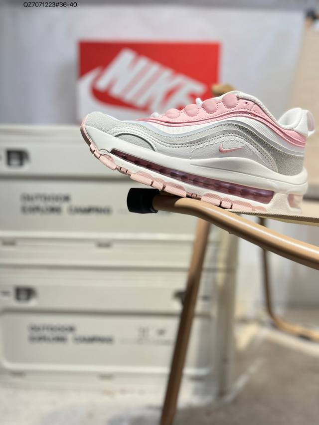 耐克 Nike Air Max 97 小勾子弹复古全掌气垫休闲运动鞋，正确子弹头鞋型 鞋身Swoosh视觉呈现效果。 以创新搭载可视全掌Max Air和演绎疾速