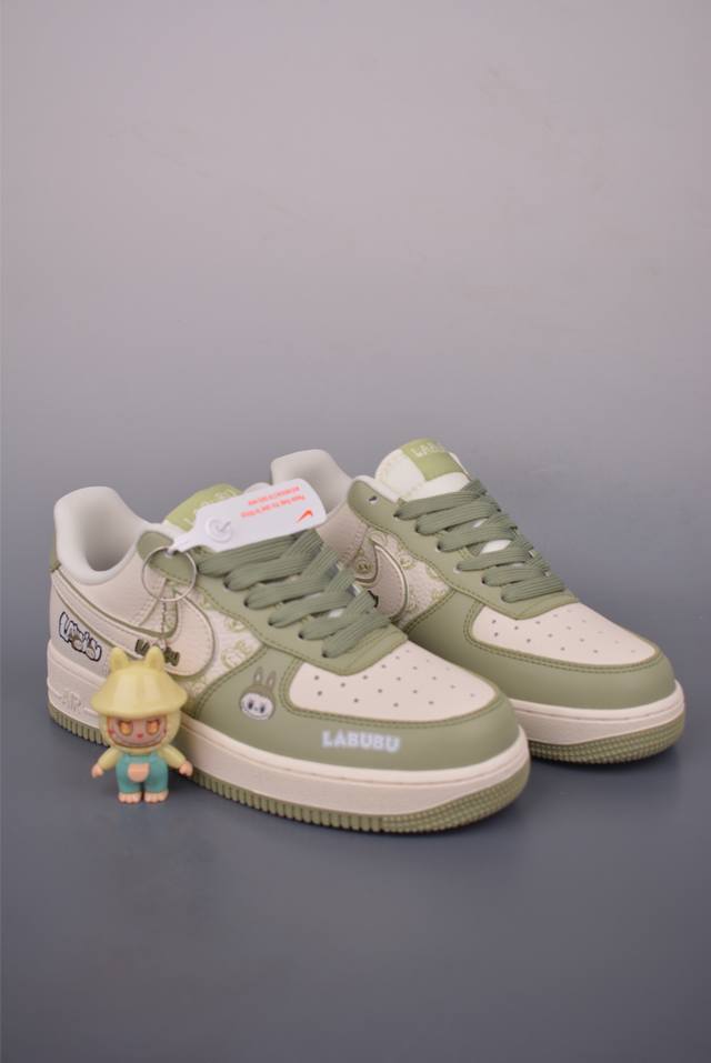 Nike Air Force 1 Low Labubu联名 原楦头原纸板 打造纯正空军版型 专注外贸渠道 全掌内置蜂窝气垫 原盒配件 原厂中底钢印、拉帮完美 官