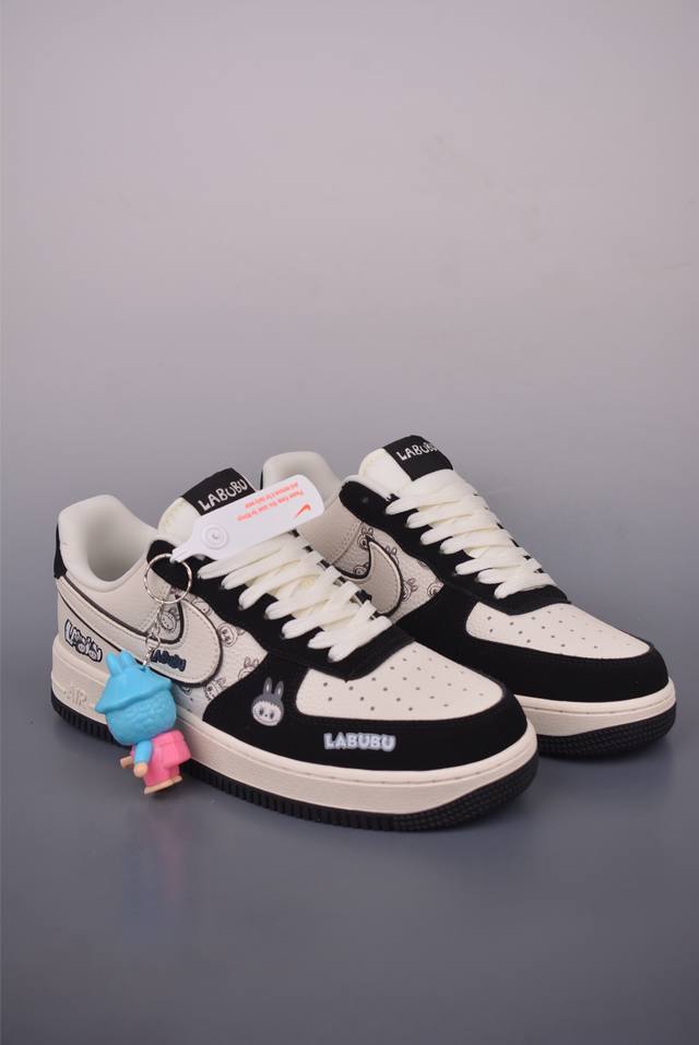 Nike Air Force 1 Low Labubu联名 原楦头原纸板 打造纯正空军版型 专注外贸渠道 全掌内置蜂窝气垫 原盒配件 原厂中底钢印、拉帮完美 官