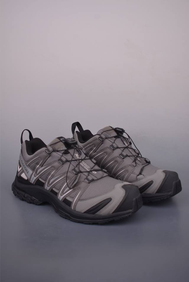 法国户外品牌-萨洛蒙 Salomon Xa Pro 3D Suede 探索者系列 纯原版本 潮流越野机能户外休闲运动跑步鞋 采用透气网布与防护皮革组合鞋面材质