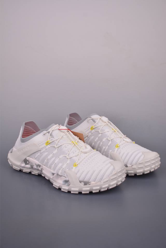 Mammut 猛犸象 Hueco Knit Ii Low 户外功能鞋登山鞋 实拍首发 鞋面采用弹力透气网眼布料鞋面材质 外置Eva轻量镂空排水系统缓震中底 组合