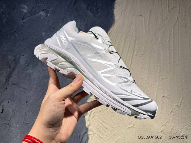 新品上市实拍 随着户外 Gorpcore 风潮持续发酵，法国户外运动品牌 Salomon 旗下的人气鞋型 Xt-6 持续火热，如今再度迎来一款 Gore-Tex