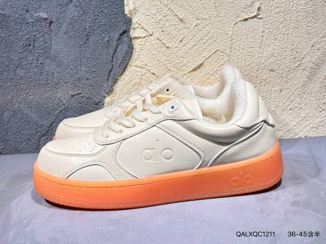 新品上市实拍 Alo Yoga Recovery Mode 人气单品 舒适简约防滑耐磨低帮休闲板鞋 Alo Yoga于2007年创立于洛杉矶 意在传播有意识的运