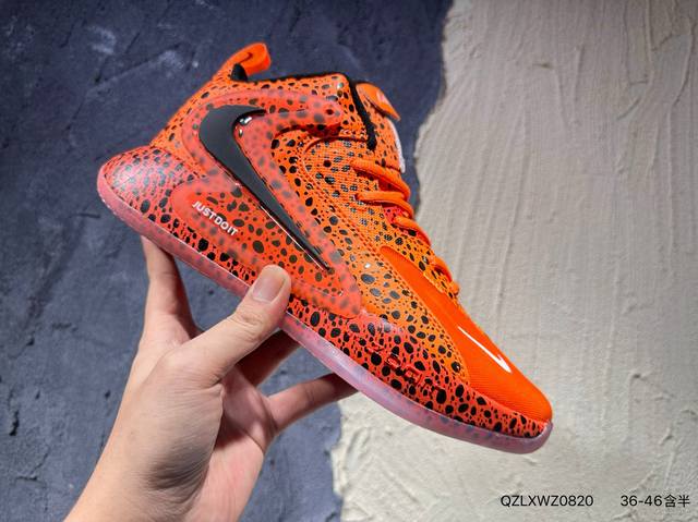 新品上市实拍 Nike Zoom Hyperset 2 Se 篮球鞋 原鞋开发 全鞋底React科技缓震及能量反馈 上脚舒适回弹 绑带系统和后跟填充 使 Hye