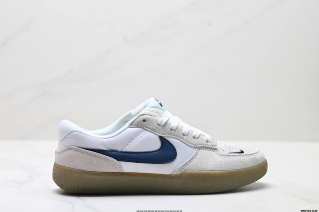 真标Nike Sb Force 58 耐克 低帮休闲板鞋 是一款将前沿创新带入街头的单品 它具有硫化杯底 具有出色的耐用性和灵活性 使用帆布和绒面革 在饰面上放
