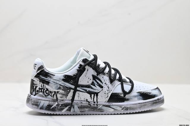 公司级Nike Court Vision Lo ‘Diy’定制 低帮百搭 透气休闲运动板鞋 兼顾舒适脚感和出众风范 演绎匠心之作 结构性的支撑贴合感结合复古篮球