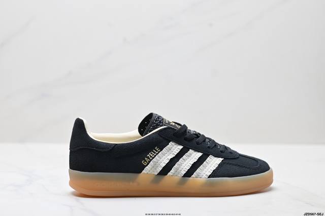 公司级Adidas Originals Gazelle Indoor 三叶草休闲防滑耐磨低帮板鞋 鞋头出色设计 塑就出众贴合感 稳固的后跟贴合足部曲线设计 软弹