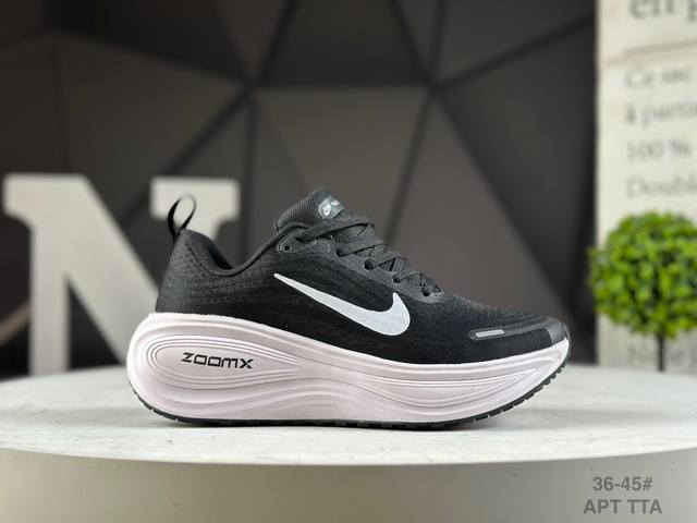 真标Nike Vomero plus 耐克 舒适减震防滑 低帮跑步鞋 全掌Reactx泡绵中底 前掌和后跟还配备了Air Zoom气垫单元 据说跑起来更快更舒适
