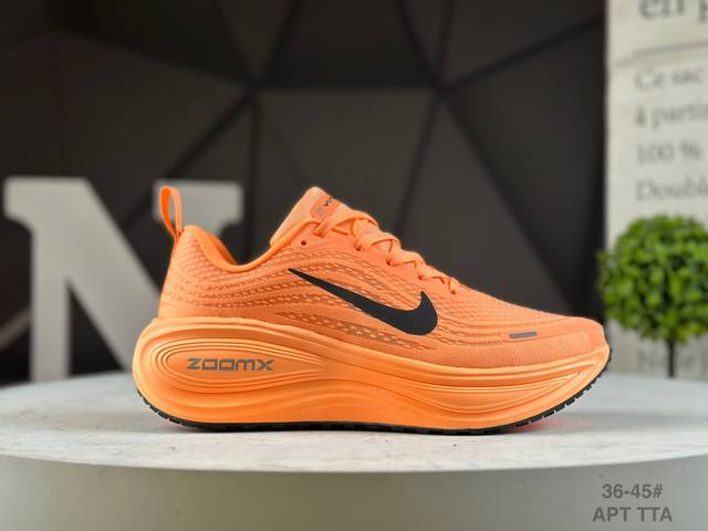 真标Nike Vomero plus 耐克 舒适减震防滑 低帮跑步鞋 全掌Reactx泡绵中底 前掌和后跟还配备了Air Zoom气垫单元 据说跑起来更快更舒适