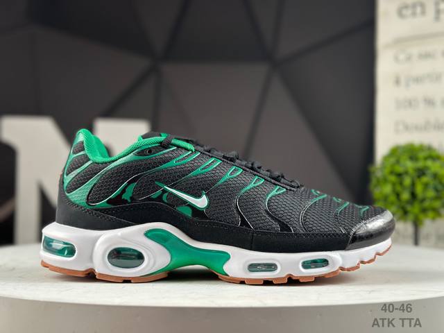 耐克 Nike Air Max plus Tn Ultra 复刻版 科技复古耐克Tn经典的Air Max plus被很多跑鞋爱好者们所熟知，作为Nike历史上的