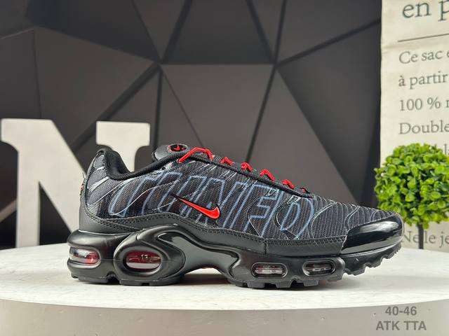 耐克 Nike Air Max plus Tn Ultra 复刻版 科技复古耐克Tn经典的Air Max plus被很多跑鞋爱好者们所熟知，作为Nike历史上的