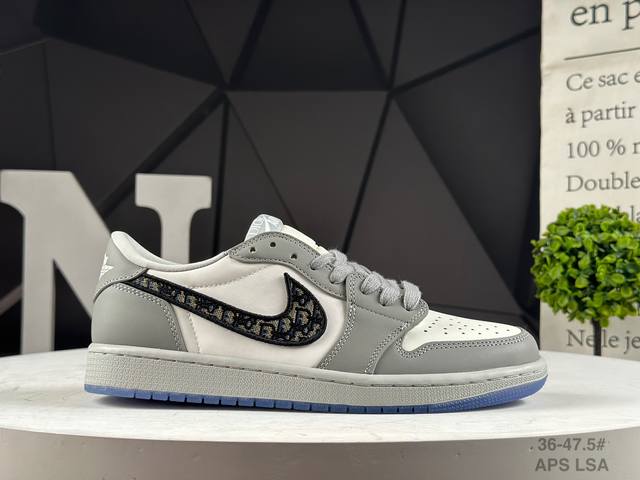 原盒 公司级独家出货 Dior X Air Jordan 1 Low 迪奥国旗联名 迪奥联名国旗之形成不同风格的时尚运动休闲风格。独具特色市场唯一独家出货。 其