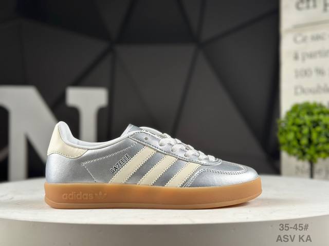 阿迪达斯 Ad Gazelle Indoor Trainers 羚羊内训系列低帮复古百搭休闲运动德训风板鞋 货号：Jr 6 Asv 90年代经典的复刻版！自60