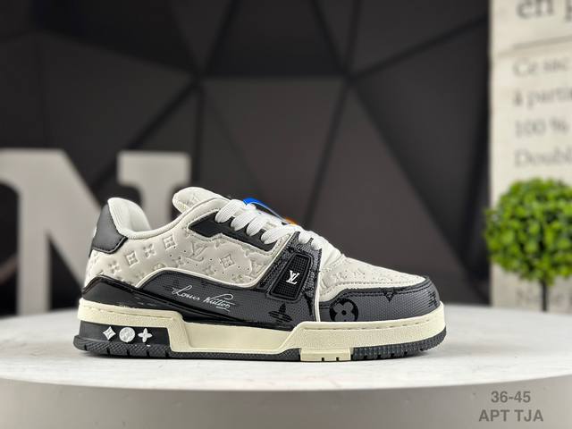 路易威登 Louis Vuitton Lv路易威登板鞋 乘风破浪的姐姐争先种草款,舒适透明底和百搭性霸屏整个时尚娱乐圈，正品1:1套楦复刻，细节调整完美主义！鞋
