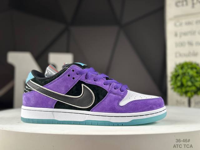 公司级耐克 Nike Dunk Low What The Ducks 由Nike与新成立的Division St.合作，在设计师Tinker Hatfiel的推