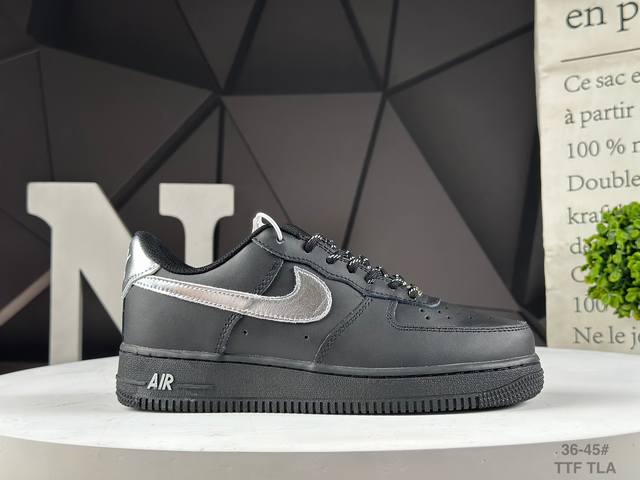真标耐克Nike Air Force 1 Low 空军一号低帮百搭休闲运动板鞋。柔软、弹性十足的缓震性能和出色的中底设计，横跨复古与现代的外型结合，造就出风靡全