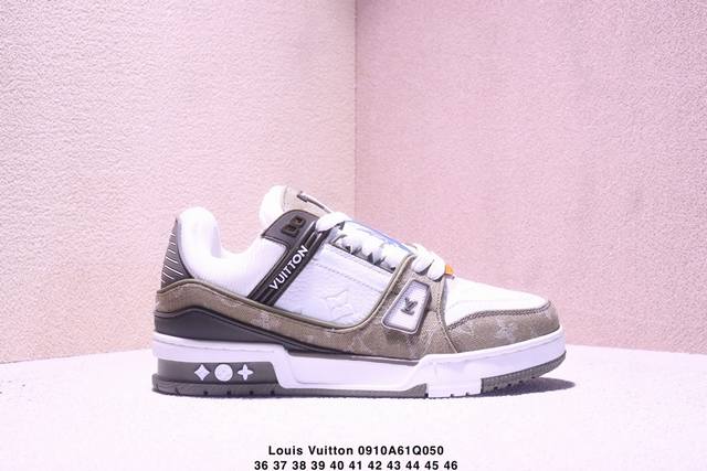 Louis Vuitton 路易威登 男女鞋，采用荔枝纹纤维革组合粒面牛剖革鞋面材质，鞋垫嵌入软脚感Eva物料，外置Tpr光泽隔色鞋底法国巴黎百年奢侈品牌Lv路