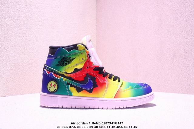真标耐克女款运动板鞋 Nike Air Jordan 1 Retro High Og 乔丹一代Aj1 乔1 Aj1 篮球鞋复刻运动鞋。皮面高帮板鞋的设计灵感源自