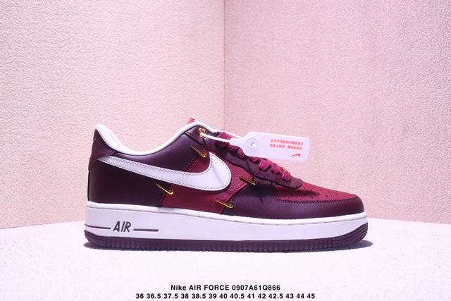 耐克Nike Air Force 1’07空军一号低帮百搭休闲运动板鞋。柔软、弹性十足的缓震性能和出色的中底设计，横跨复古与现代的外型结合，造就出风靡全球三十多