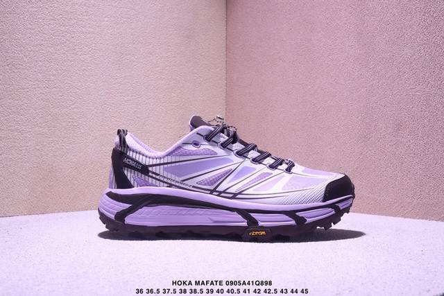 公司级Hoka Mafate Speed Three 2玛法特 超轻厚底轻量山地跑步鞋 滚动平衡科技和适度的脚后跟倾斜角度 可平稳步伐体验和柔软的脚感 鞋面采用