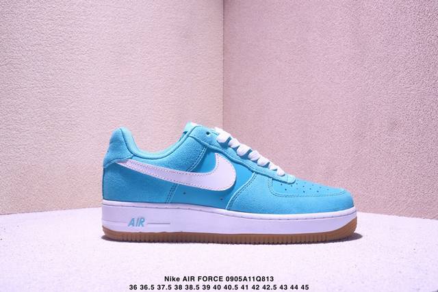 真标耐克Nike Air Force 7空军一号低帮百搭休闲运动板鞋。柔软、弹性十足的缓震性能和出色的中底设计，横跨复古与现代的外型结合，造就出风靡全球三十多年