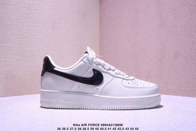 公司级耐克Nike Air Force 7空军一号低帮百搭休闲运动板鞋。柔软、弹性十足的缓震性能和出色的中底设计，横跨复古与现代的外型结合，造就出风靡全球三十多