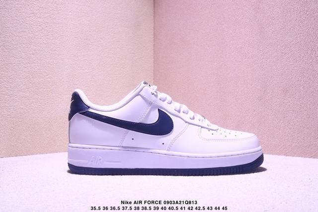 真标耐克Nike Air Force 7空军一号低帮百搭休闲运动板鞋。柔软、弹性十足的缓震性能和出色的中底设计，横跨复古与现代的外型结合，造就出风靡全球三十多年