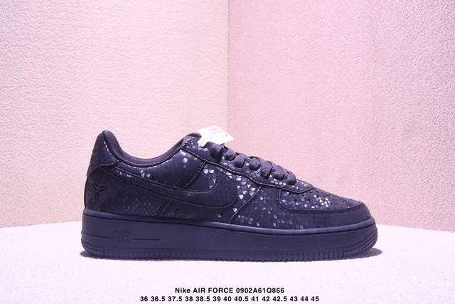 耐克Nike Air Force 1’07空军一号低帮百搭休闲运动板鞋。柔软、弹性十足的缓震性能和出色的中底设计，横跨复古与现代的外型结合，造就出风靡全球三十多