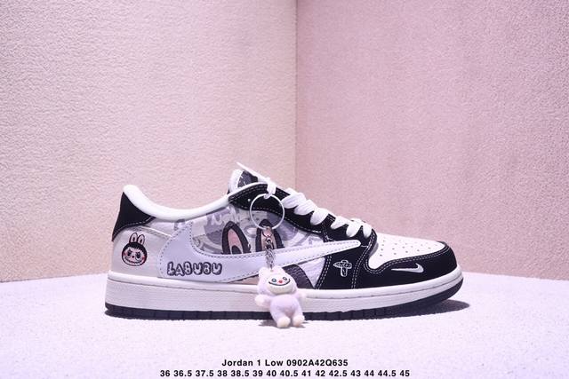 高端定制 Travis Scott X Jordan 1 Low “Labubu拉布布联名” 乔丹倒勾低帮休闲板鞋 原厂全头层皮 大厂纯原品质出货 纯正版型 定