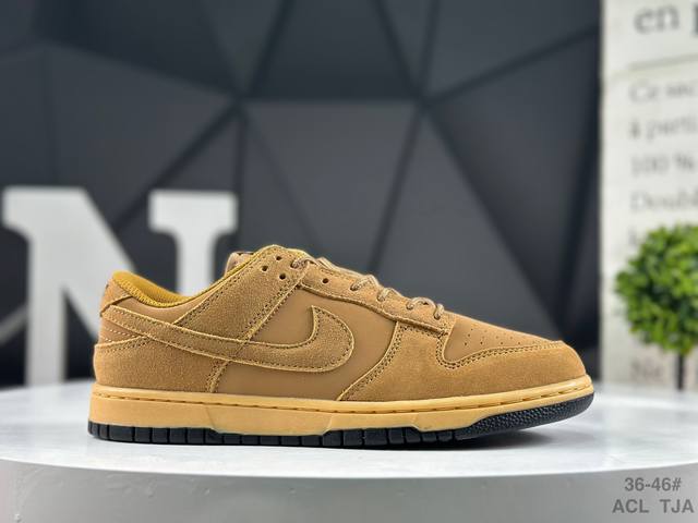 真标带半码 耐克 Nike Dunk Sb Low 全新配色具有经典的Dunk血缘，又注入了更多的时尚元素。相较于普通的Dunk滑板鞋，改良版的Dunk Sb加