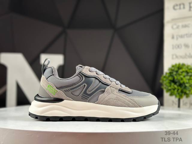 Ecco爱步 透气新款 小红书爆款 新款百搭休闲款 精选鞋面走线工整 清晰质感 原单品质 采用Ecco家族工艺 高端时尚 简约大气 防滑舒适 时尚拼色运动跑鞋