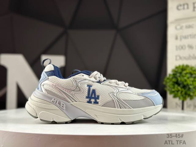 公司级带半码Ny美国榄球洋基队 X Mlb Chunky Runner Basic 厚底老爹厚底休闲运动慢跑鞋采用优质轻量克重纤维移膜皮革及透气网面鞋面材质全新