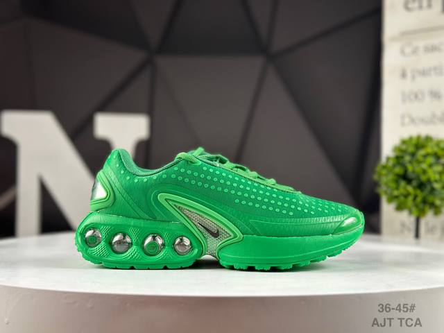 公司级耐克 Nike Air Max plus是Nike旗下另类鞋款的代表，Tn 它诞生于1996年，是第一款使用Tunedair气垫的跑鞋，其特点就在于实现各