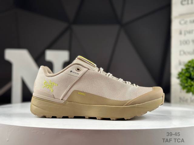 男鞋原楦原纸版开发版型，采用一体成型热熔透气针织鞋面材质，搭载85%压缩Eva缓震中底技术，外置Vibram黄金耐磨锯齿外底探索户外，从脚下开始！加拿大户外服饰