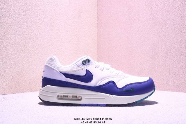 Nike Air Max 1 Air Max 气垫 全新配色 鞋身材质均选择皮革、织物、麂皮多种材质覆盖，保证质感的前提下，层次感也相当不错。细节方面，除了鞋舌