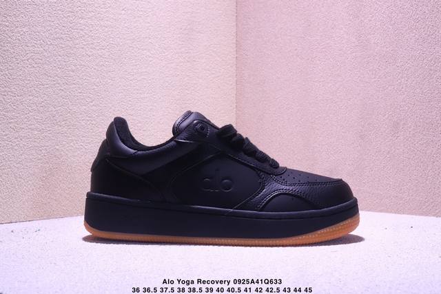 Alo Yoga Recovery Mode ，人气单品 舒适简约防滑耐磨低帮休闲板鞋 全黑棕底#Alo Yoga于2007年创立于洛杉矶，意在传播有意识的运动