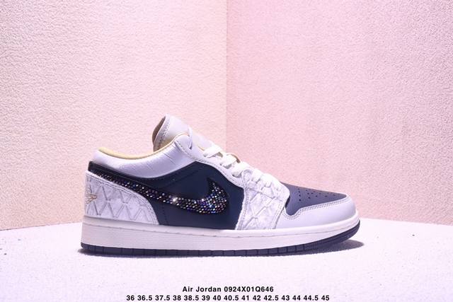 Air Jordan 1 Low Black Toe 低帮 黑红脚趾 Aj1 乔丹1代 Aj1 乔1 低邦 黑白红 乔丹篮球鞋系列 鞋身整体以优质白色皮革打造，