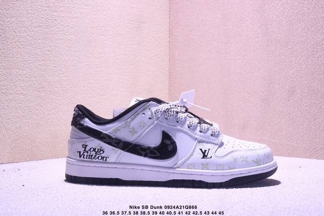 耐克Nike Sb Dunk Low 扣篮系列复古低帮休闲运动滑板板鞋。采用脚感柔软舒适Zoomair气垫，有效吸收滑板等极限运动在落地时带来的冲击力，为街头运