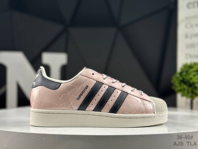 阿迪达斯 三叶草 Adidas Originals Superstar 经典贝壳头系列低帮百搭休闲运动板鞋 货号： Jr6985 尺码：如图所示 Ajs Tla
